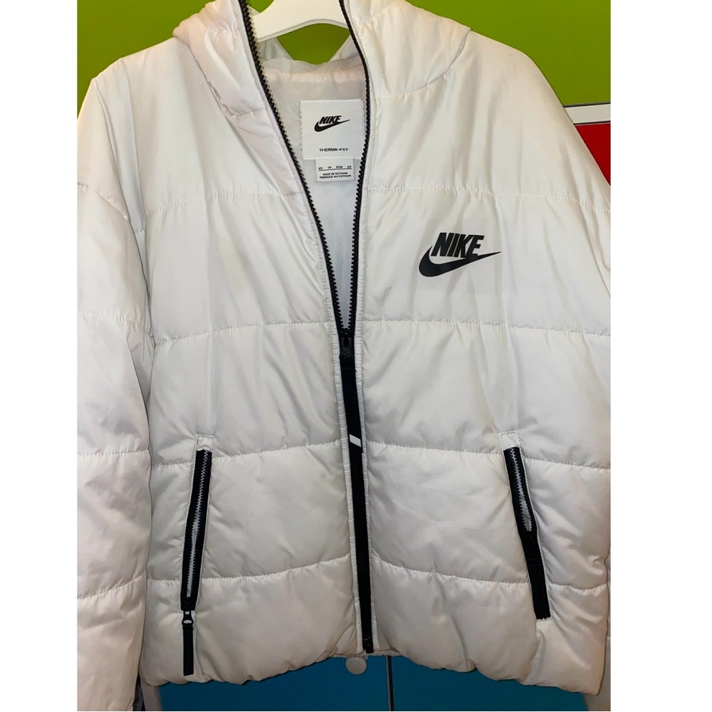 Nike Therma-Fit White Puffer Jacket